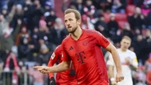 凯恩破纪录！拜仁3-2险胜，德甲争冠白热化