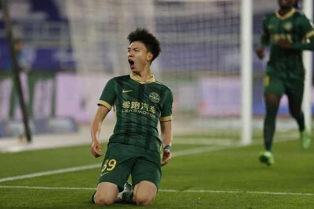 中超积分榜！海港平局仍榜首，山东让三追四排次席，两队一分未得