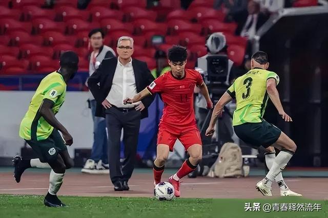 绝了！国内媒体曝出争议猛料：国足成为大笑话，伊万遭质疑