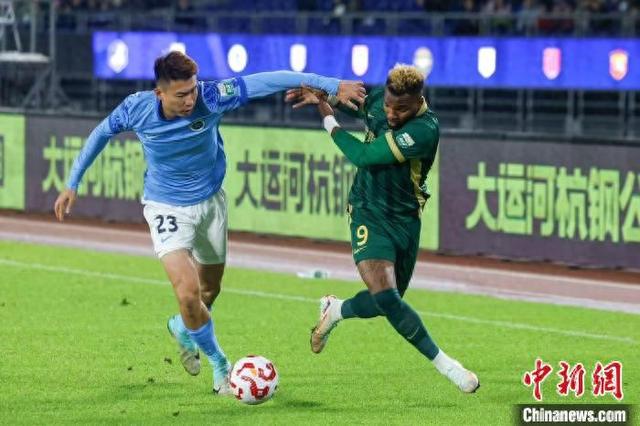 中超：浙江绿城3比0胜深圳新鹏城 补时连入两球