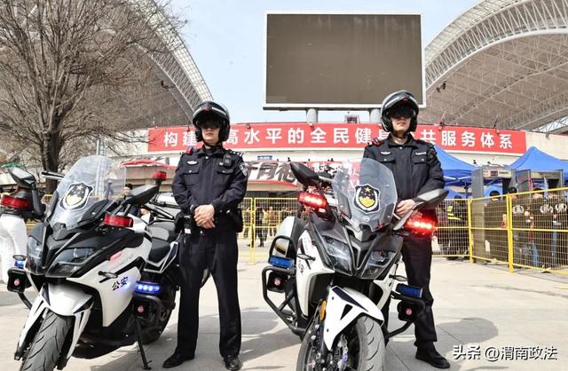 高新公安圆满完成2025年中甲联赛首战安保任务