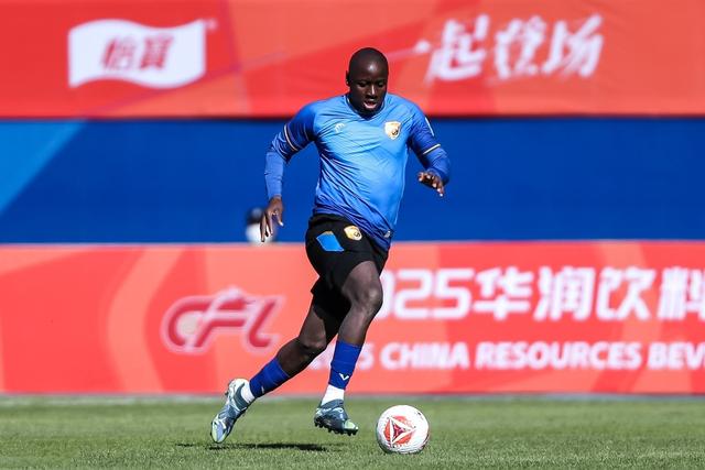 大连鲲城队史中甲首秀图片分享 穆谢奎+科特尼克等亮相金州体育场