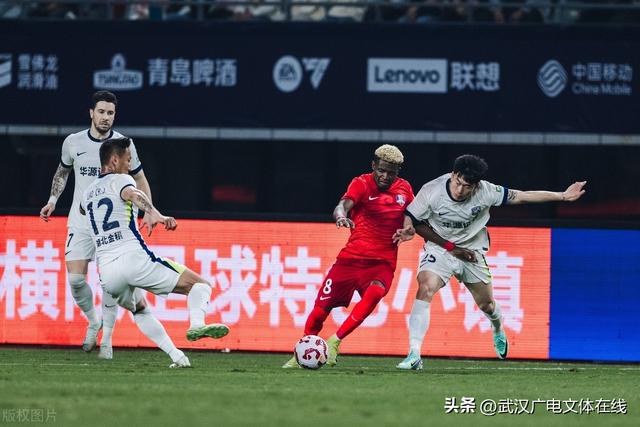 中超战报｜3分钟崩盘！图多列进球难救主 武汉三镇1-3负梅州客家