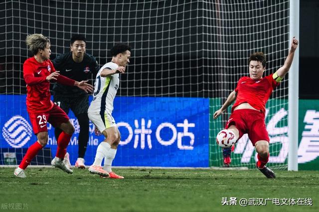 中超战报｜3分钟崩盘！图多列进球难救主 武汉三镇1-3负梅州客家