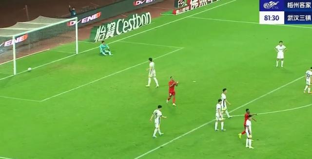 中超-三镇1-3梅州无缘首胜 梅州让1追3邵镤亮超巨失误恩戈姆双响
