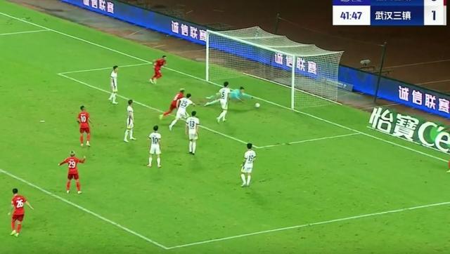 中超-三镇1-3梅州无缘首胜 梅州让1追3邵镤亮超巨失误恩戈姆双响