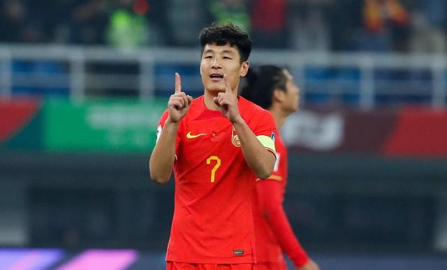 国足0-2负澳大利亚！形势：剩2轮拿4分，仍有机会