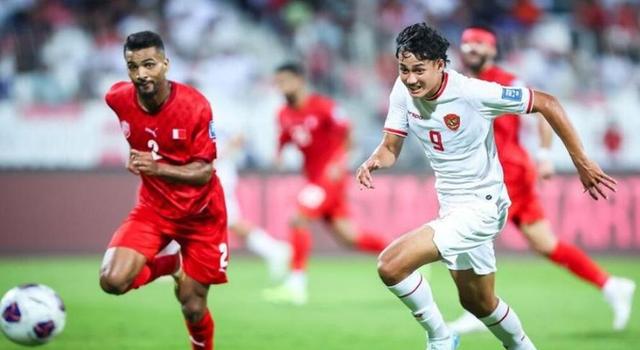 国足0-2负澳大利亚！形势：剩2轮拿4分，仍有机会
