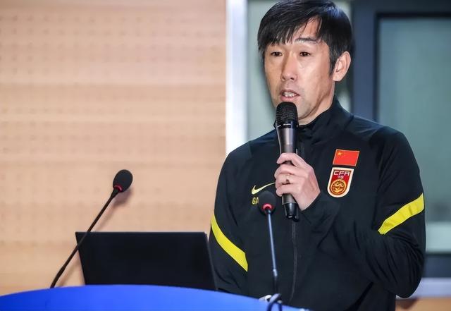 国足未来晋级前景并非一片暗淡！未来两连胜就稳获附加赛资格